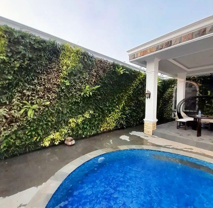 Vertikal Garden Surabaya - Garuda Taman